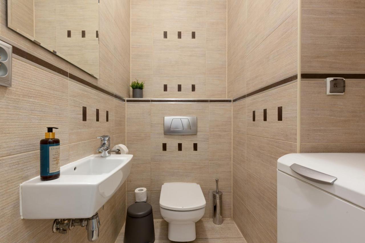 Residence On Wspolna Str. Apartment Warsaw By Renters Екстериор снимка